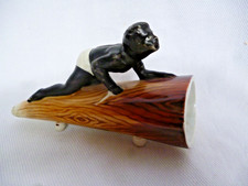 Art Deco seltene Liegevase Vase Baumstamm m. sich anschleichendem farbigem Mann