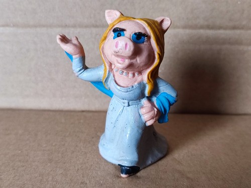 The muppets miss piggy - the,