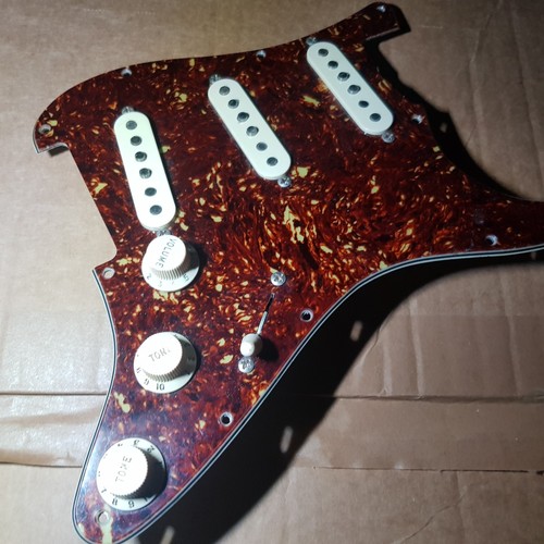 Fender stratocaster loaded - fender,