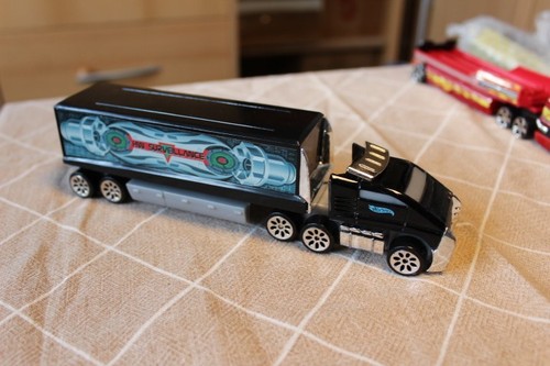 Hot wheels 2001 matchbox - 2001,