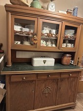 Küchenbüffet um die