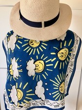 Stilvolles Seidentuch 49 cm x 49 cm von MOSCHINO