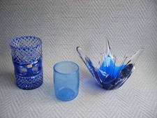 Konvolut 3 Vasen, blaues Glas