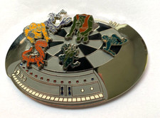 DISNEY PIN BADGE Dejarik