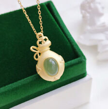 I01 Anhänger mit Kette Silber 925 vergoldet Vase mit grüner Jade Schleife