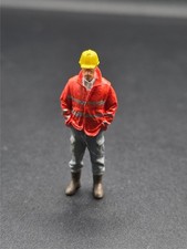 Bauarbeiter in Warnjacke im