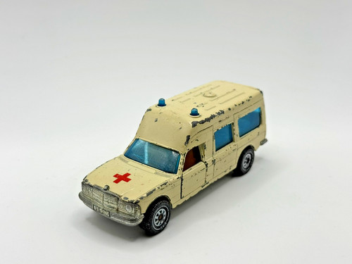 Siku mercedes krankenwagen - mercedes,
