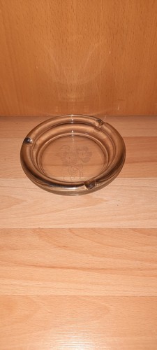 Aschenbecher aus glas - aus, mit