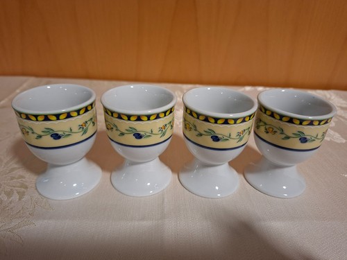 Eierbecher auf fuß - auf,