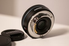 Samsung Objektiv 20 mm f/2,8