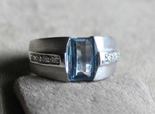 Schöner massiver Spinell