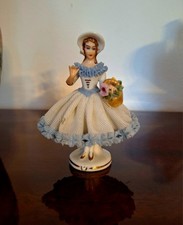 Wunderschöne Porzellan Figur