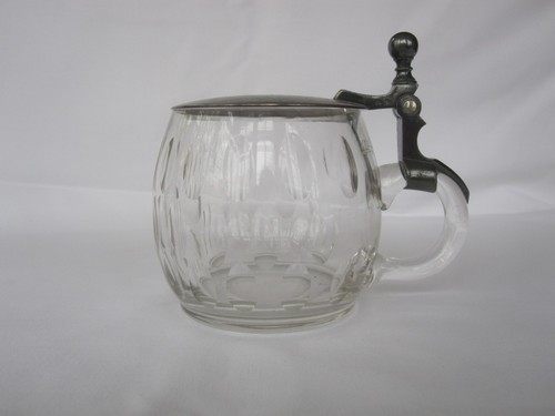 Bierkrug mit silberdeckel - bierkrug,