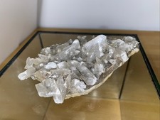 Selenit Gips auf Matrix Heilstein Stufe Rumänien 380g