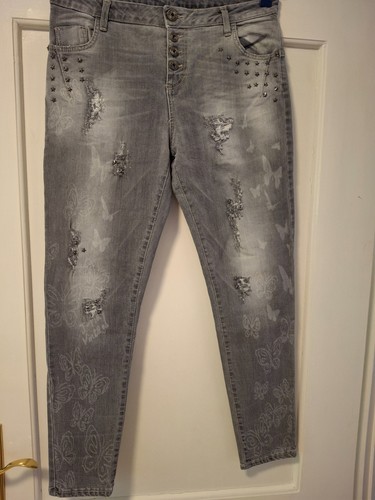 Jeans mit besonderheiten - jeans,