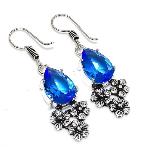Handgefertigter blauer