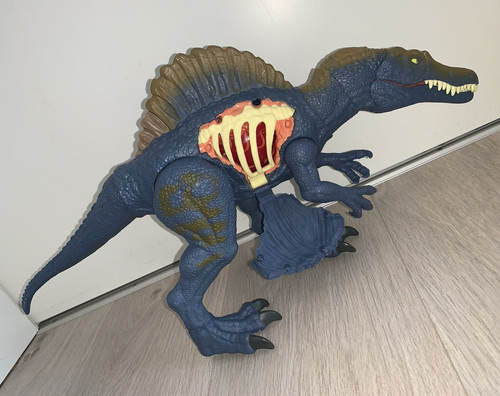 Jurassic world battle damage - world,