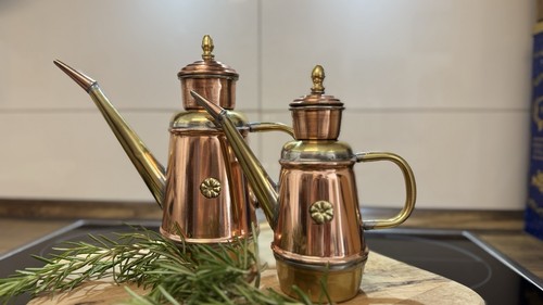 ölkanne aus kupfer - aus, (oliera)