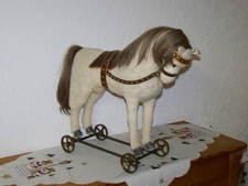 Steiff Pferd auf Rädern von