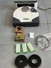 Vorwerk Kobold VR100 Saugroboter mit  Ladestation und umfangreiches Zubehör