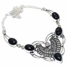 Schwarze Onyx Edelstein