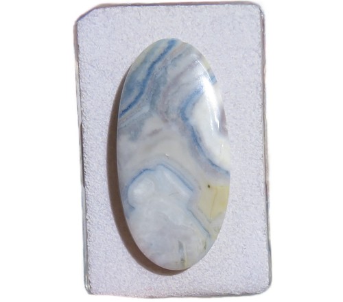 Scheelit cabochon 6x20 mm - cabochon, 41,6x20,6