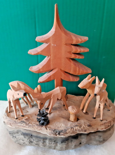 Rehe auf baumscheibe - rehe,