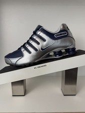 NIKE SHOX NZ    US 8.5   EUR