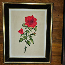 Altes Stickbild mit Rosenmotiv - gestickt auf Leinen gerahmt - Samtpassepartout