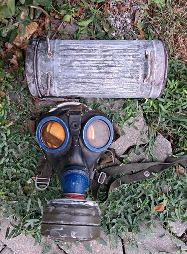Gasmaske mit dose - mit,