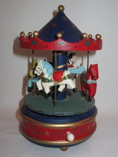 KLEINES PFERDE KARUSSELL