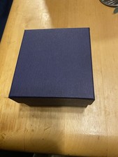 Uhrenbox aus Pappe für