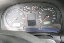 VW Golf 4 Tacho Tachometer Kombiinstrument 265.000km 1J0920821 1,4