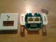 Telefondose unterputz UAE 2x8