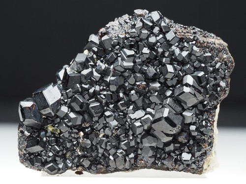 Granat andradit melanit - granat,, andradit/ti-melanit