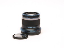 Olympus Digital M.Zuiko 45mm F/1.8 ! Vitrinenmodell Fachhändler !