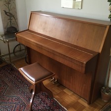 KAWAI Klavier,  Modell CE-7