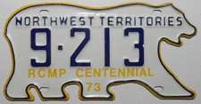 Canada Nummernschild Northwest Territories "CANADA 1973". Bärenform. RCMP Cent.