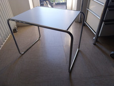 Designer-Stahlrohr-Beistelltisch à la Thonet