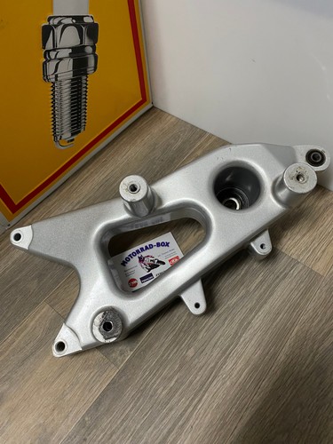 Daelim 125 f1 achsträger - ,