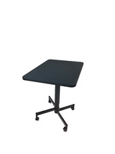 Mobiler Steh- und Arbeitstisch von HIPP Möbel Design – schwarz