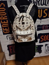MCM Rucksack Stark Weiss Schwarz mit Nieten