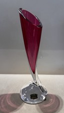 Mid Century Vase Val Saint Lambert in roter Tütenform signiert