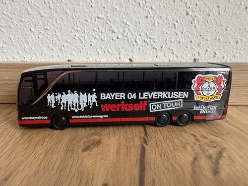 Mannschaftsbus bayer - bayer, 04