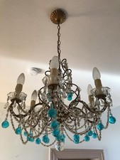 Zierlicher Florentiner Lüster mit blauen Glaskugeln