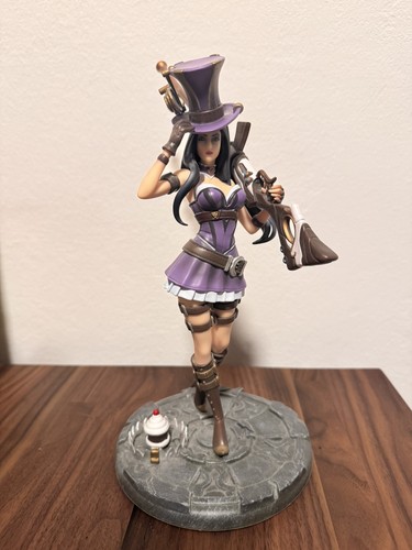 League legends statue - of,