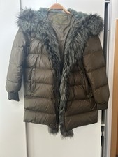 Daunenjacke mit Pelz