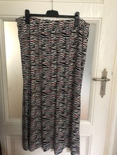 Leicht  locker fallender Rock  mit Gummizug, gerader Schnitt v. Janina Gr. 50/52