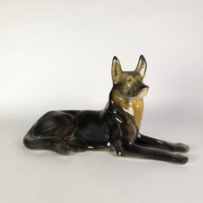 Porzellanfigur „Liegende