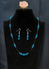 Damen Modeschmuckset schwebende Halskette Ohrringe aus Glassteinen 